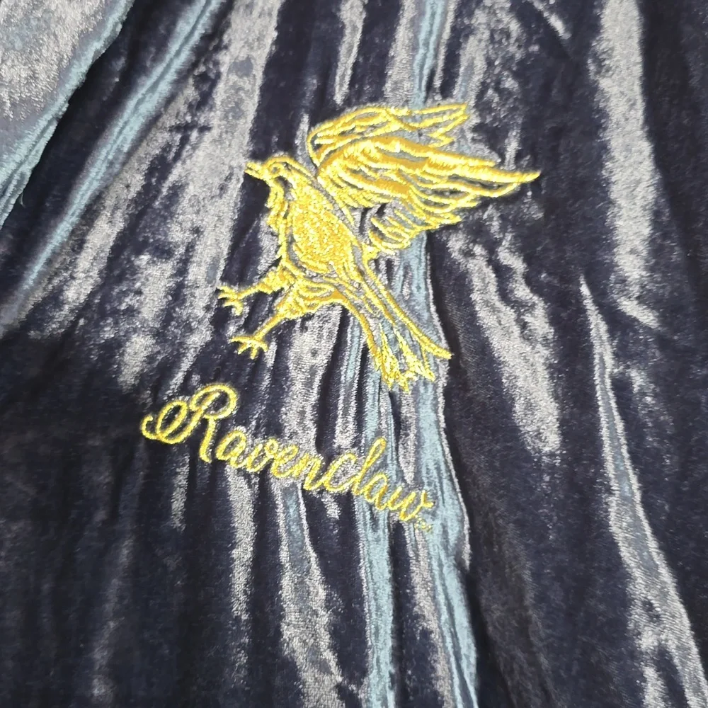Harry Potter Pottery Barn Ravenclaw Velvet Blue Robe Size Large- XL - Picture 3 of 8